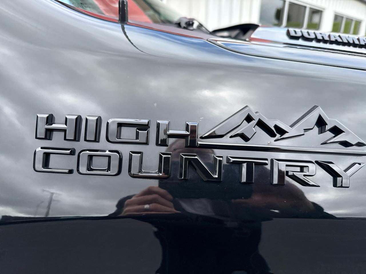 Chevrolet Silverado 1500 4WD Crew Cab 147" High Country 2023