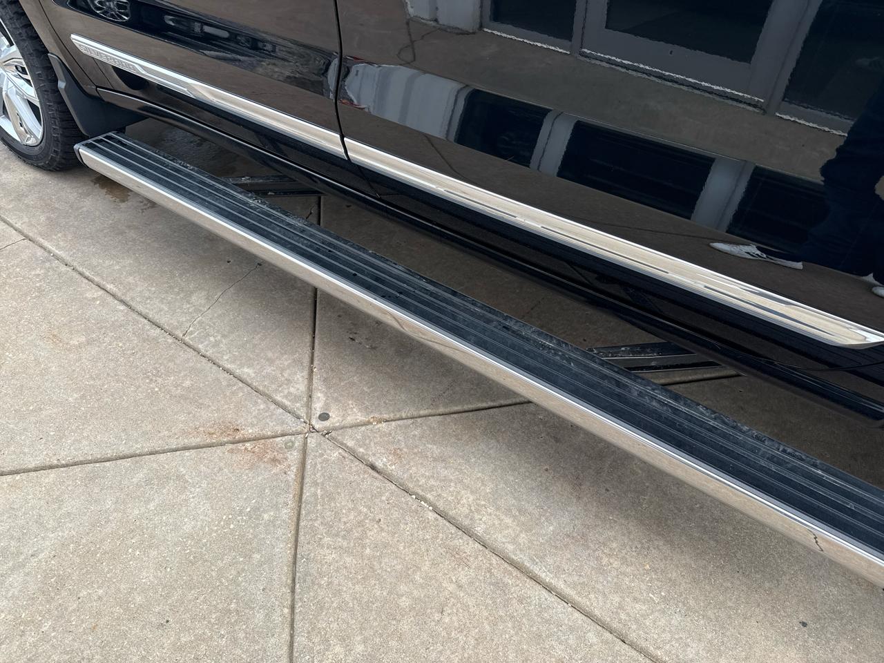 Chevrolet Silverado 1500 4WD Crew Cab 147" High Country 2023