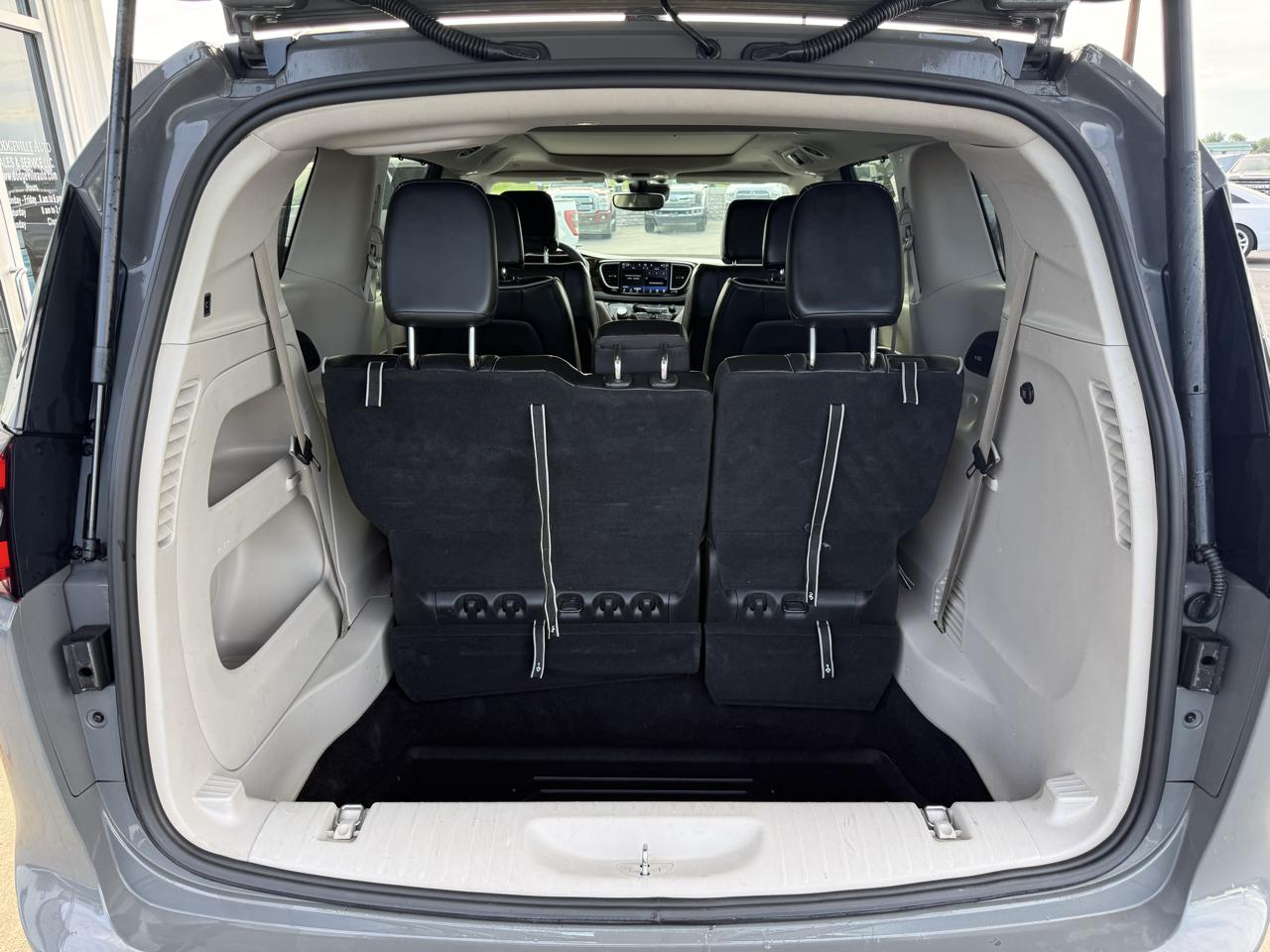 Chrysler Pacifica Limited FWD 2023