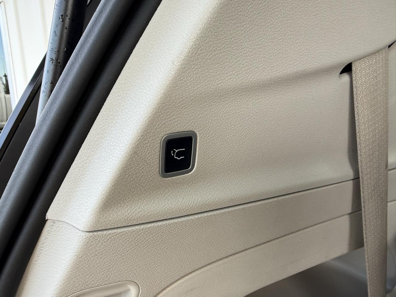 Chrysler Pacifica Limited FWD 2023