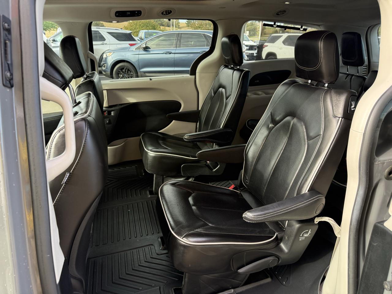 Chrysler Pacifica Limited FWD 2023