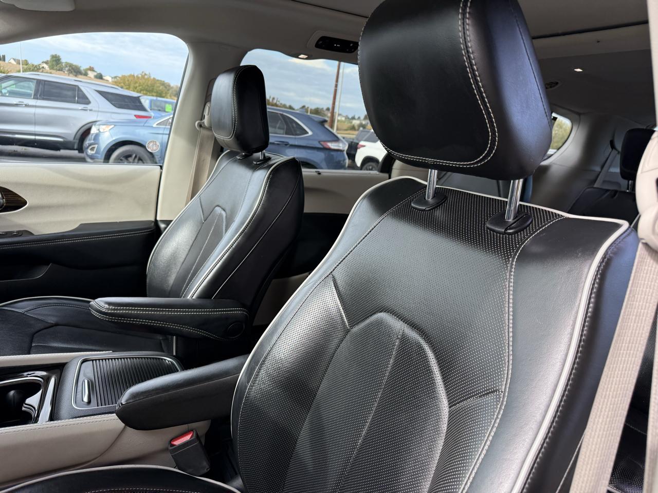 Chrysler Pacifica Limited FWD 2023
