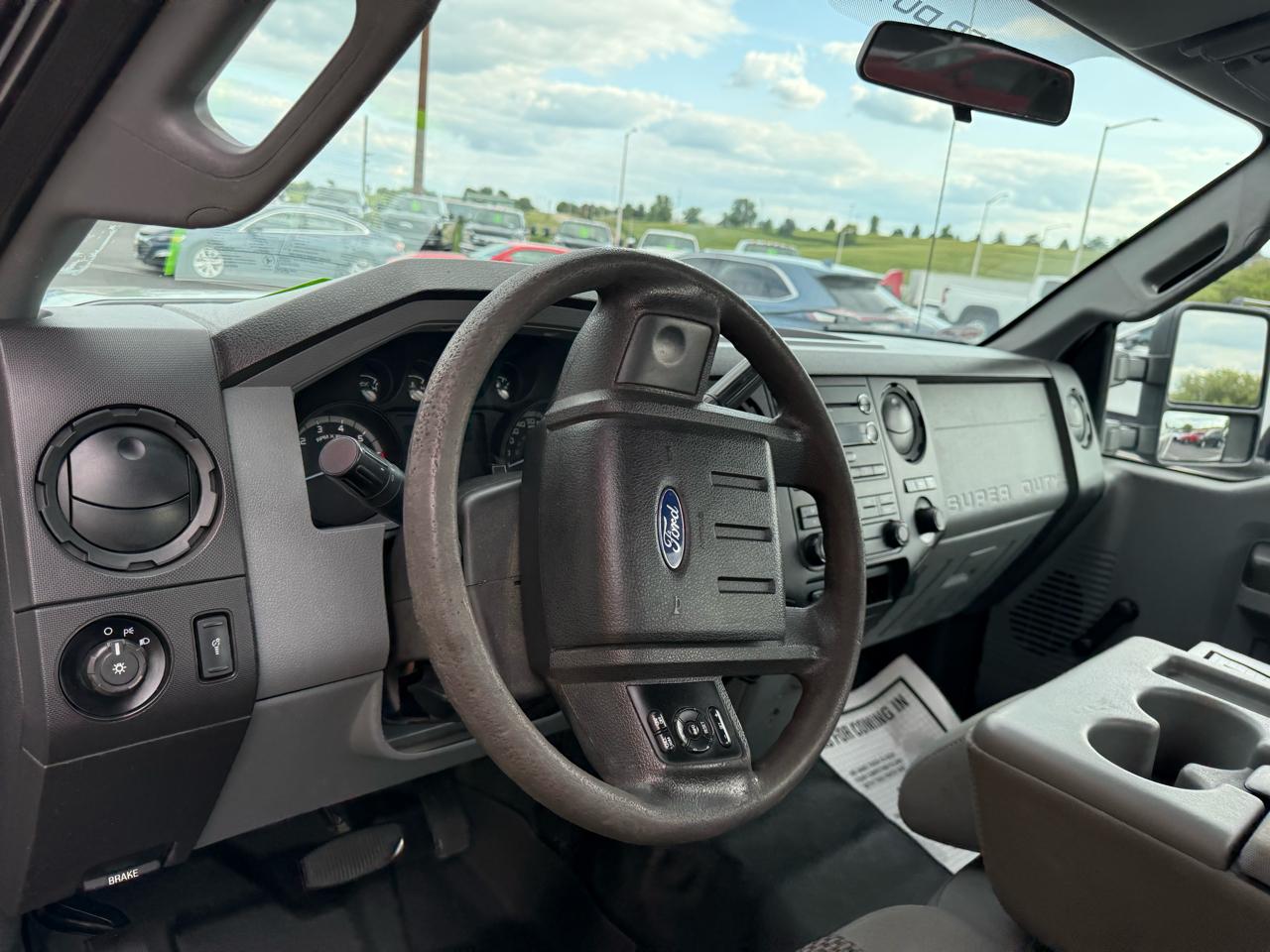 Ford Super Duty F-250 SRW 4WD Reg Cab 137" XL 2016