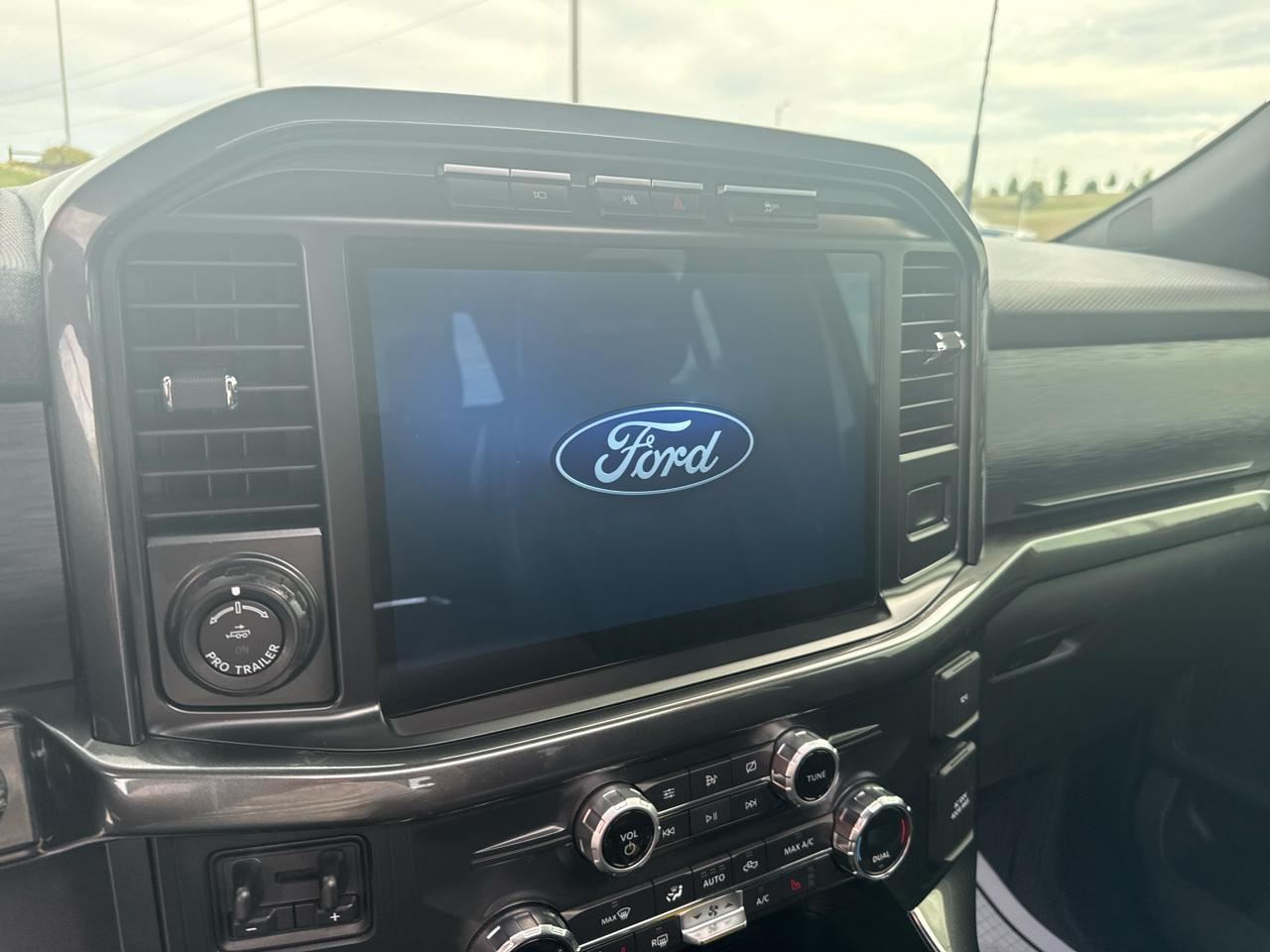 Ford F-150 SuperCrew 150" Lariat 4WD 2021
