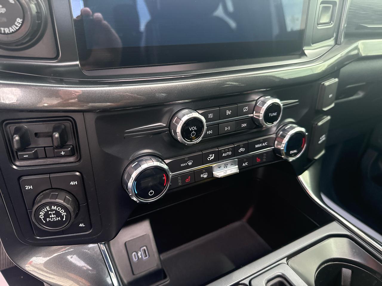 Ford F-150 SuperCrew 150" Lariat 4WD 2021