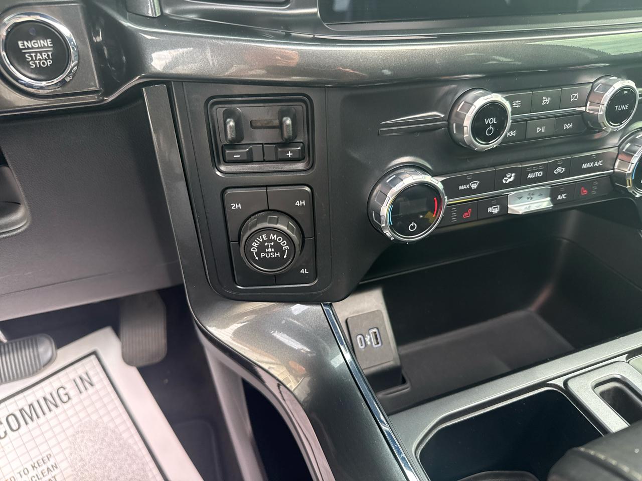Ford F-150 SuperCrew 150" Lariat 4WD 2021