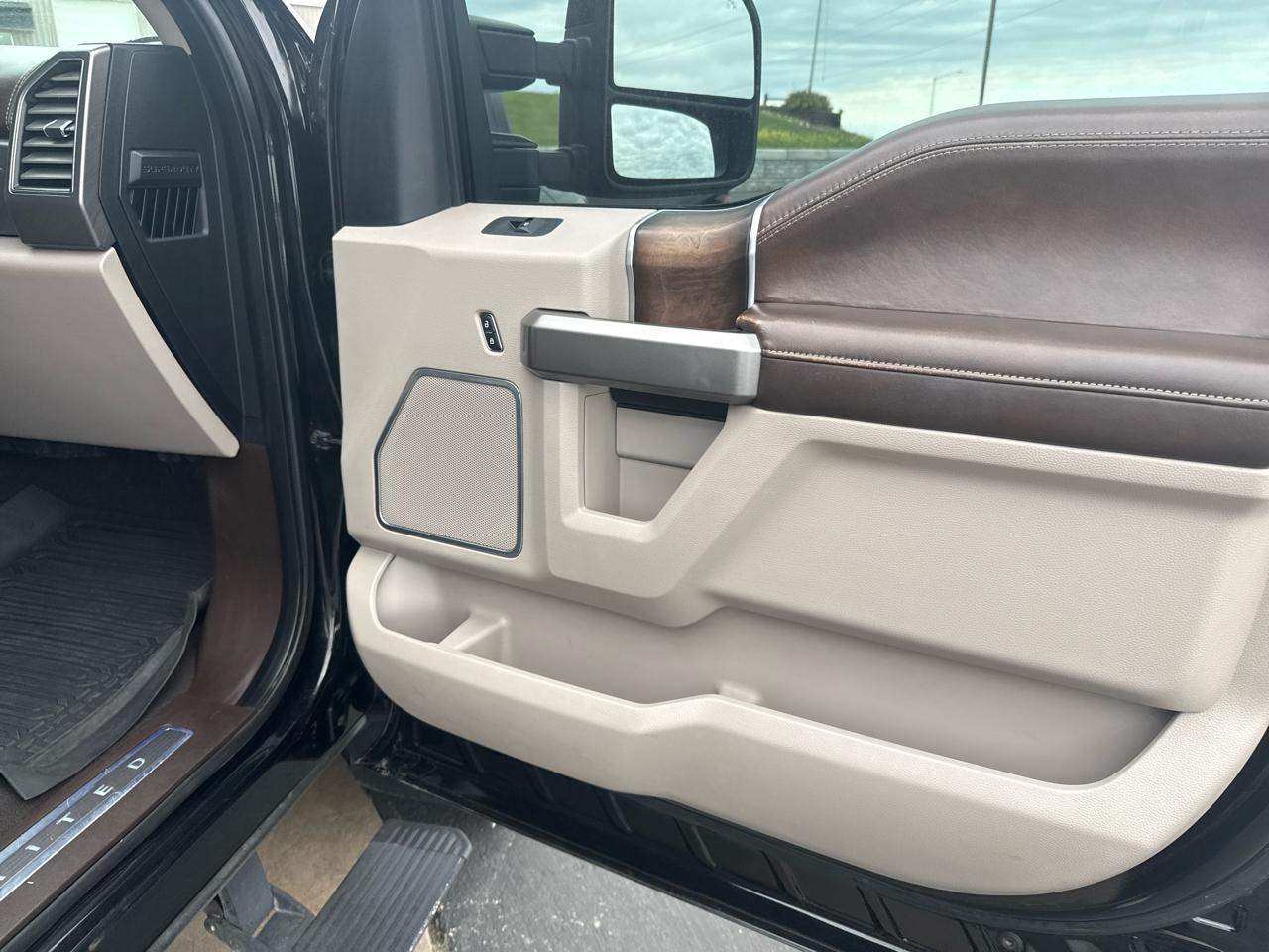 Ford Super Duty F-250 SRW Limited 4WD Crew Cab 6.75' Box 2019