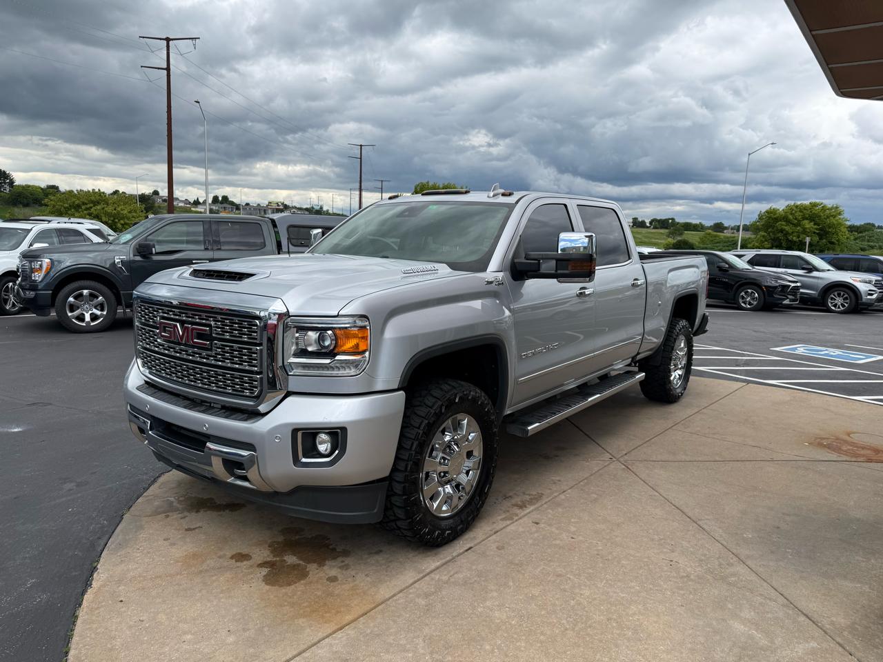 GMC Sierra 2500HD 4WD Crew Cab 153.7" Denali 2018