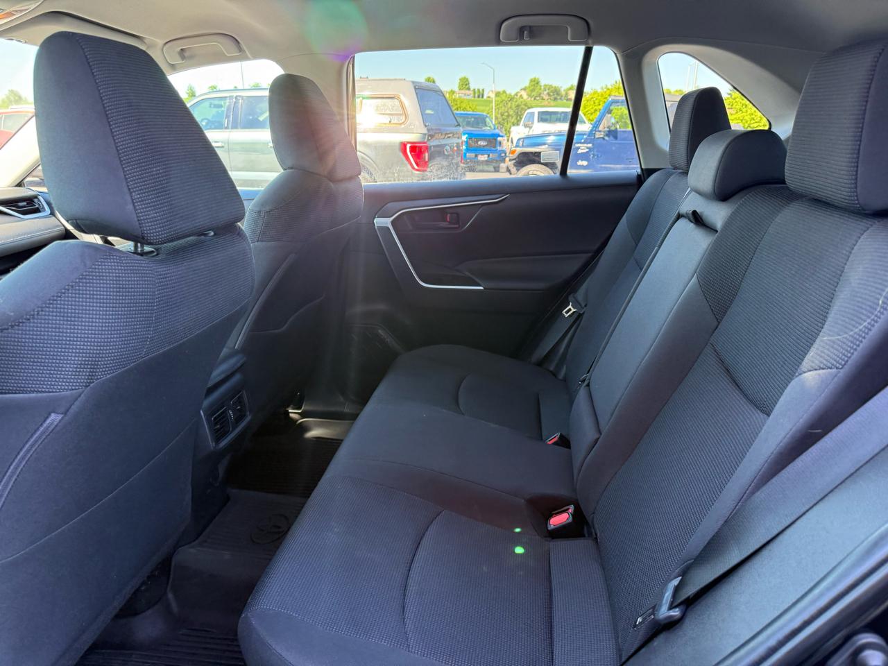 Toyota RAV4 Hybrid LE AWD (Natl) 2021