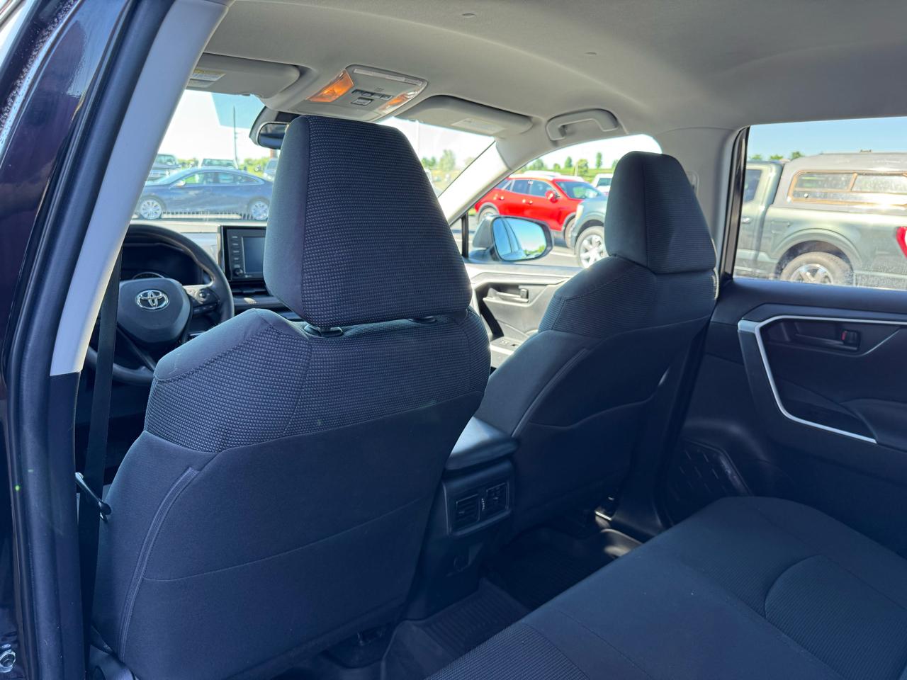 Toyota RAV4 Hybrid LE AWD (Natl) 2021