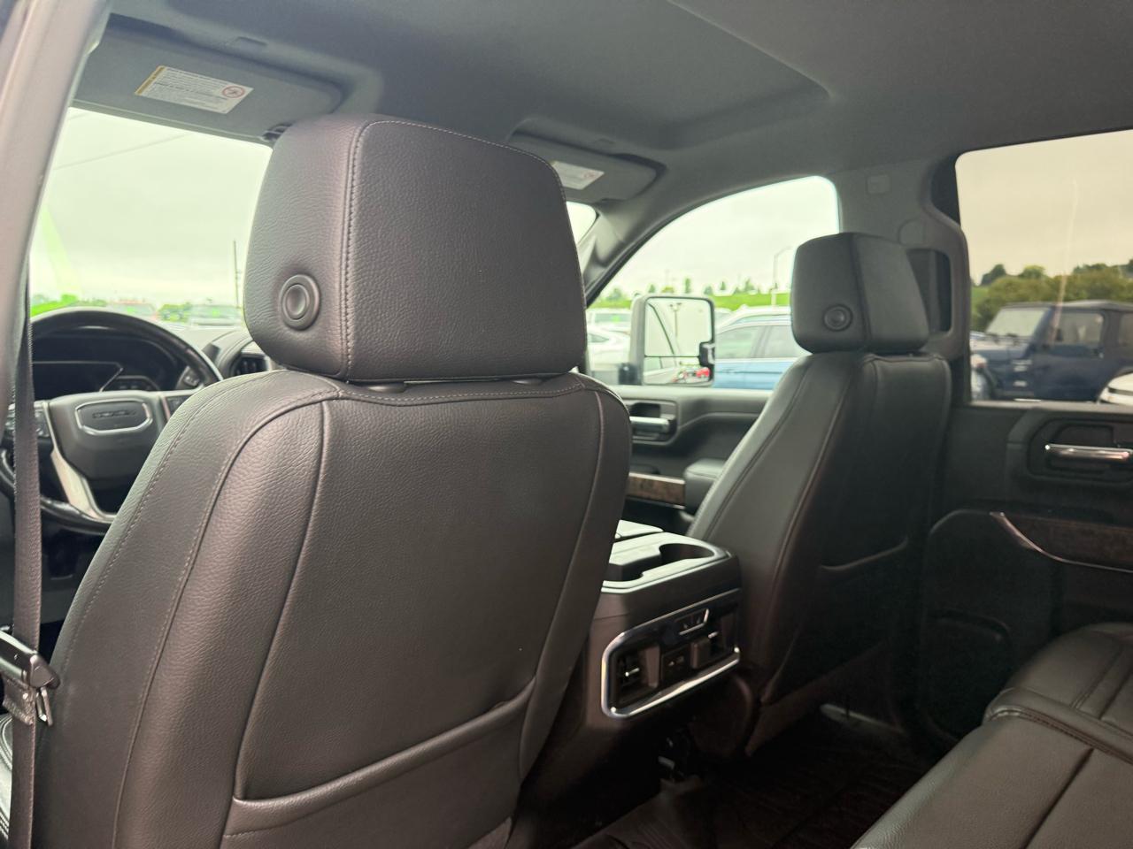 GMC Sierra 2500HD 4WD Crew Cab 159" Denali 2020