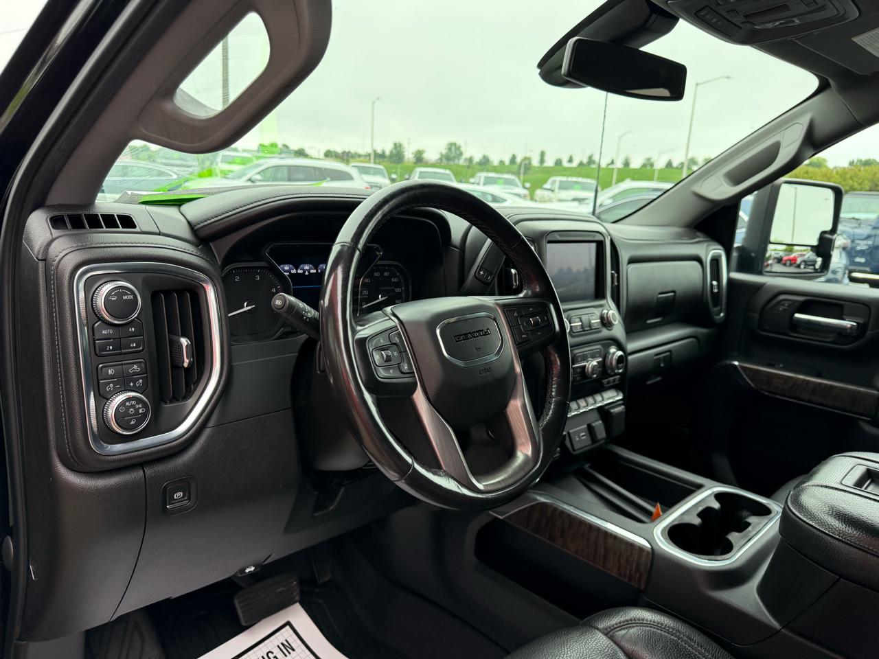 GMC Sierra 2500HD 4WD Crew Cab 159" Denali 2020