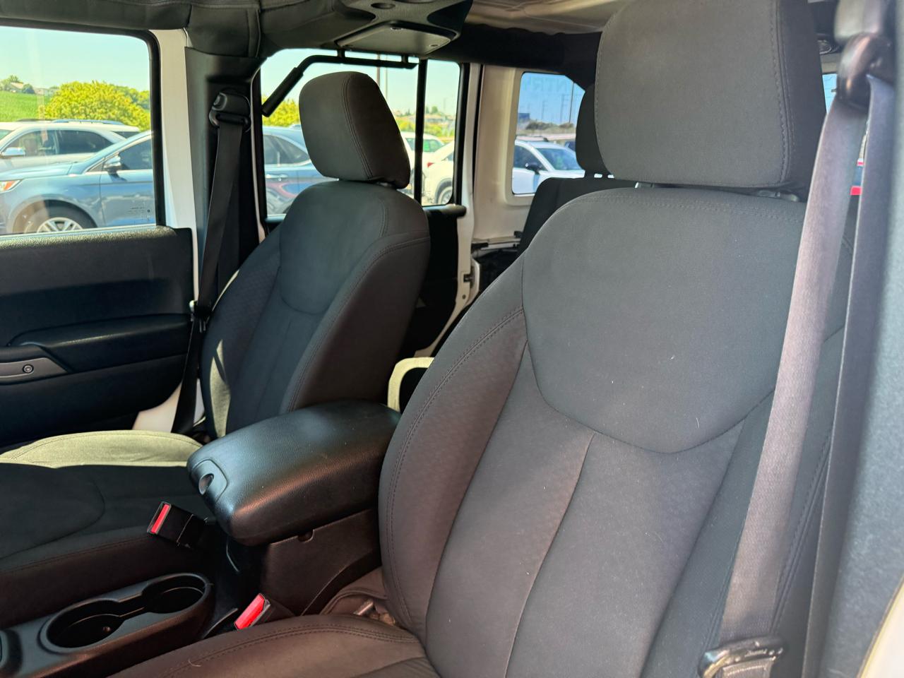 Jeep Wrangler Unlimited 4WD 4dr Sport 2016