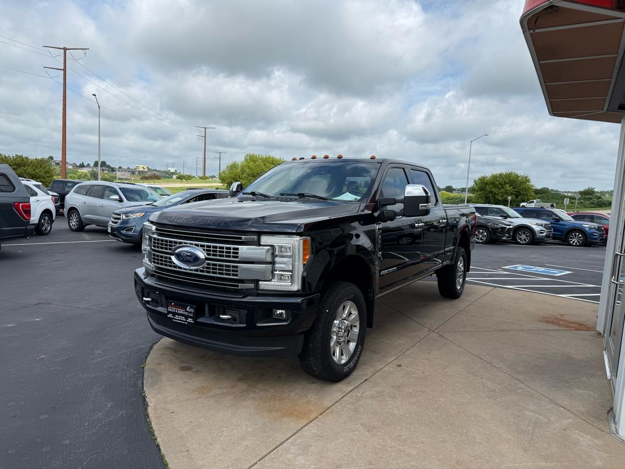 Ford Super Duty F-350 SRW King Ranch 4WD Crew Cab 8' Box 2018