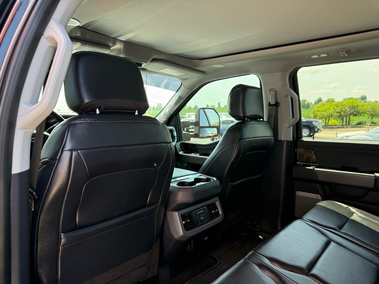 Ford Super Duty F-250 SRW Lariat 4WD Crew Cab 6.75' Box 2024