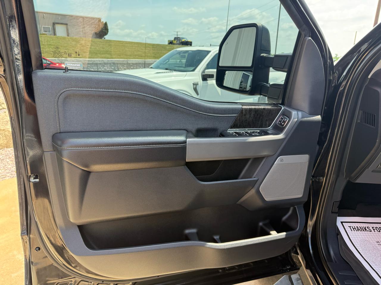 Ford Super Duty F-250 SRW Lariat 4WD Crew Cab 6.75' Box 2024