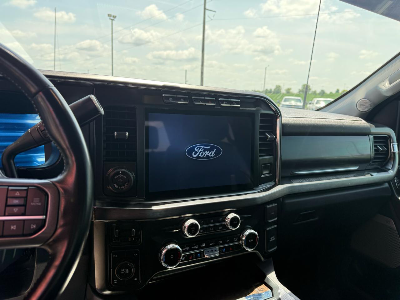 Ford Super Duty F-250 SRW Lariat 4WD Crew Cab 6.75' Box 2024