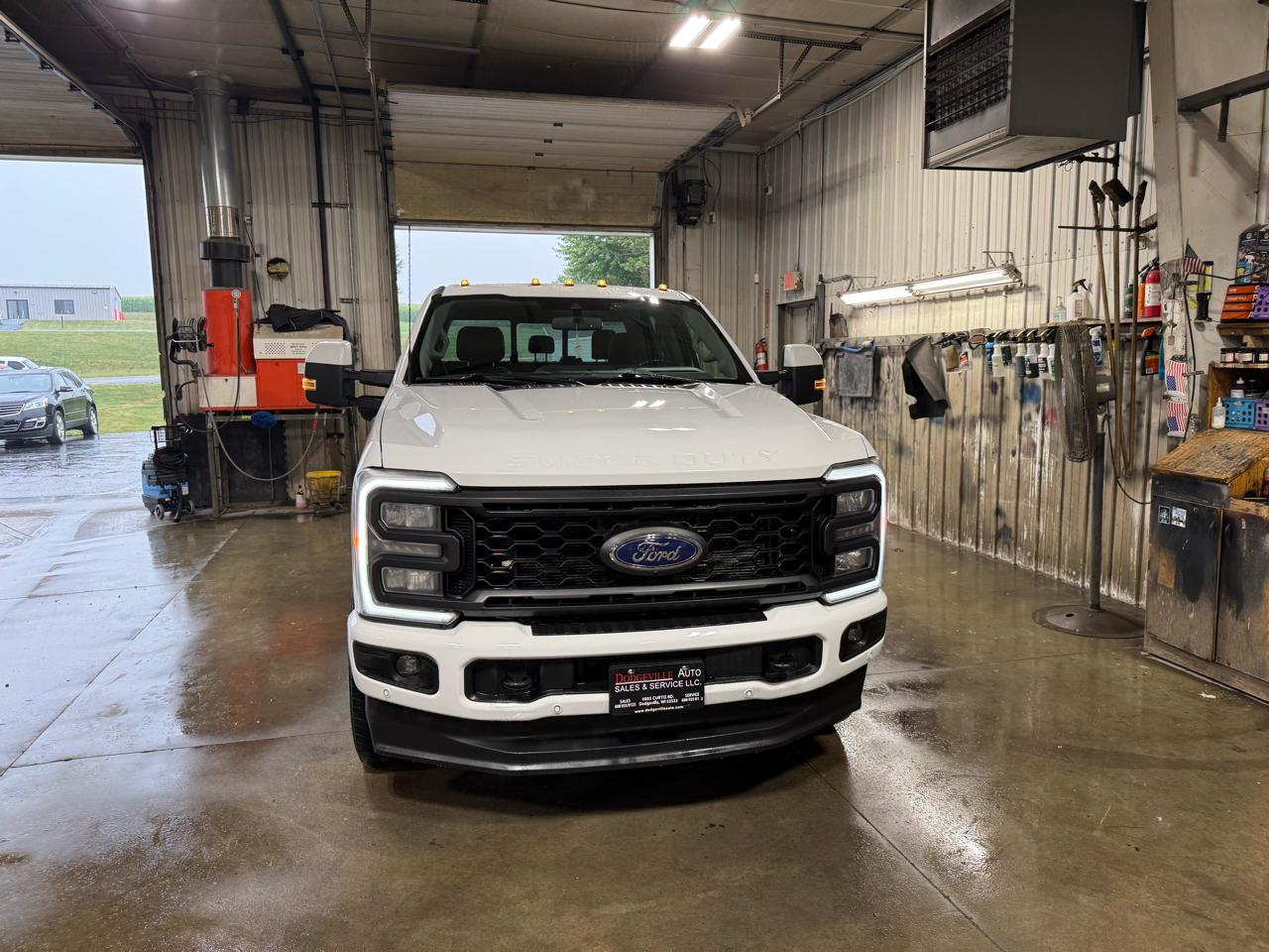Ford Super Duty F-250 SRW Lariat 4WD Crew Cab 6.75' Box 2023