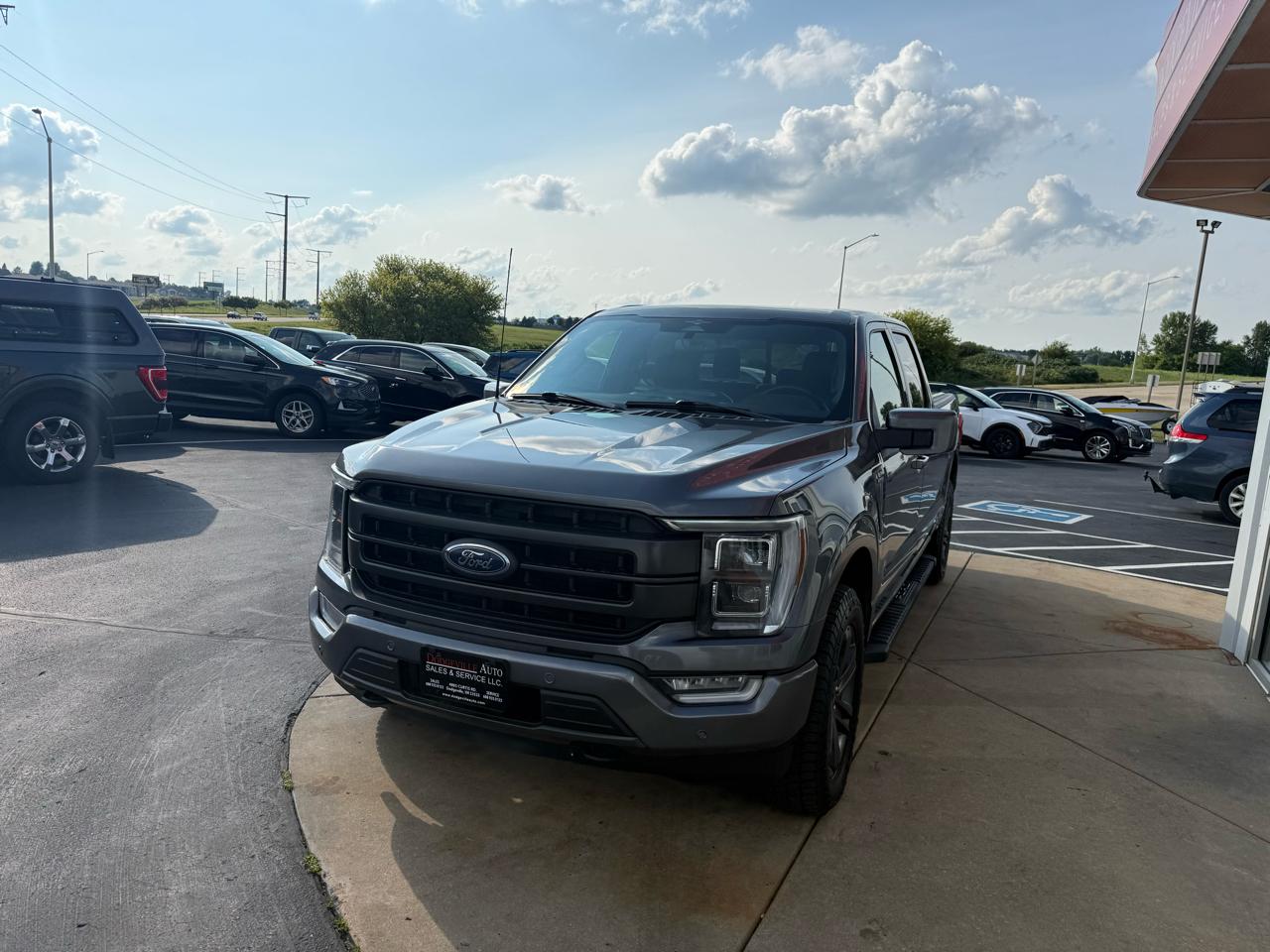 Ford F-150 Lariat SuperCrew Short Bed 4WD 2023