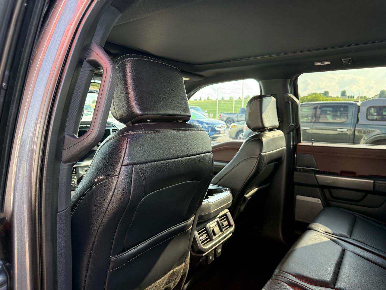 Ford F-150 Lariat SuperCrew Short Bed 4WD 2023