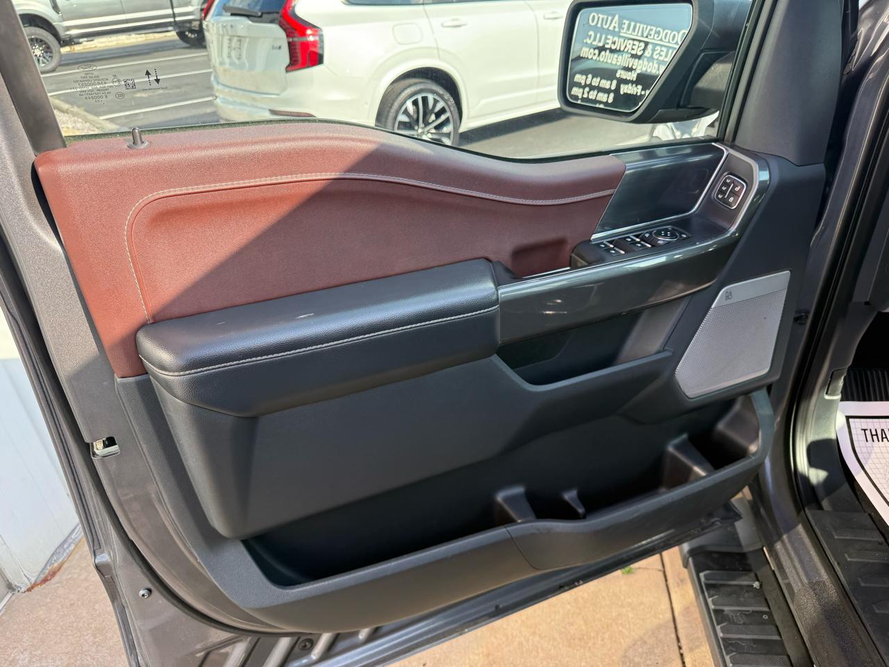Ford F-150 Lariat SuperCrew Short Bed 4WD 2023