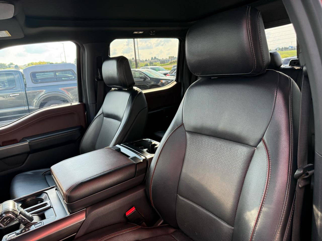 Ford F-150 Lariat SuperCrew Short Bed 4WD 2023