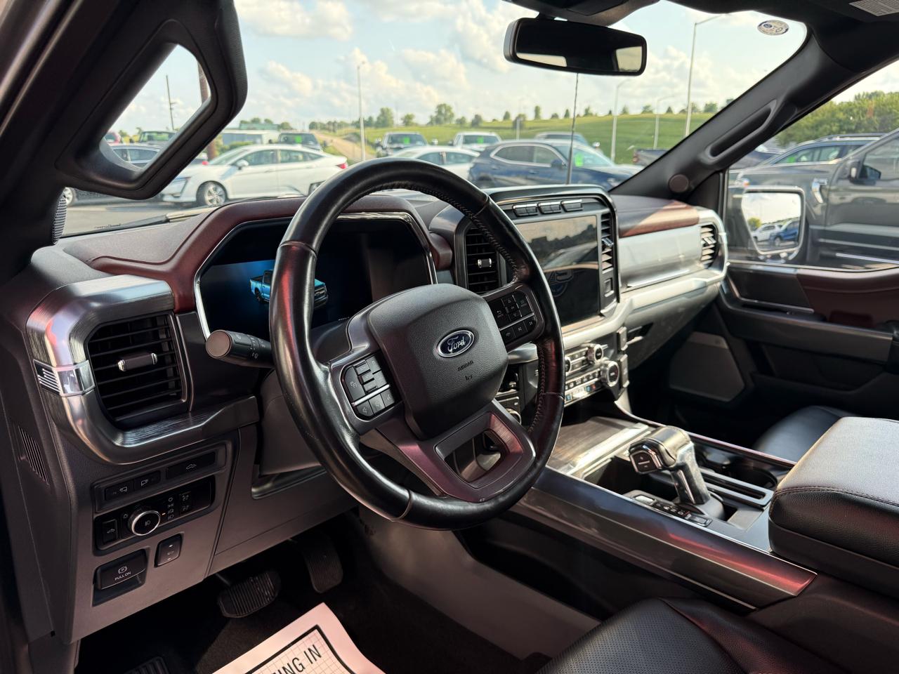 Ford F-150 Lariat SuperCrew Short Bed 4WD 2023
