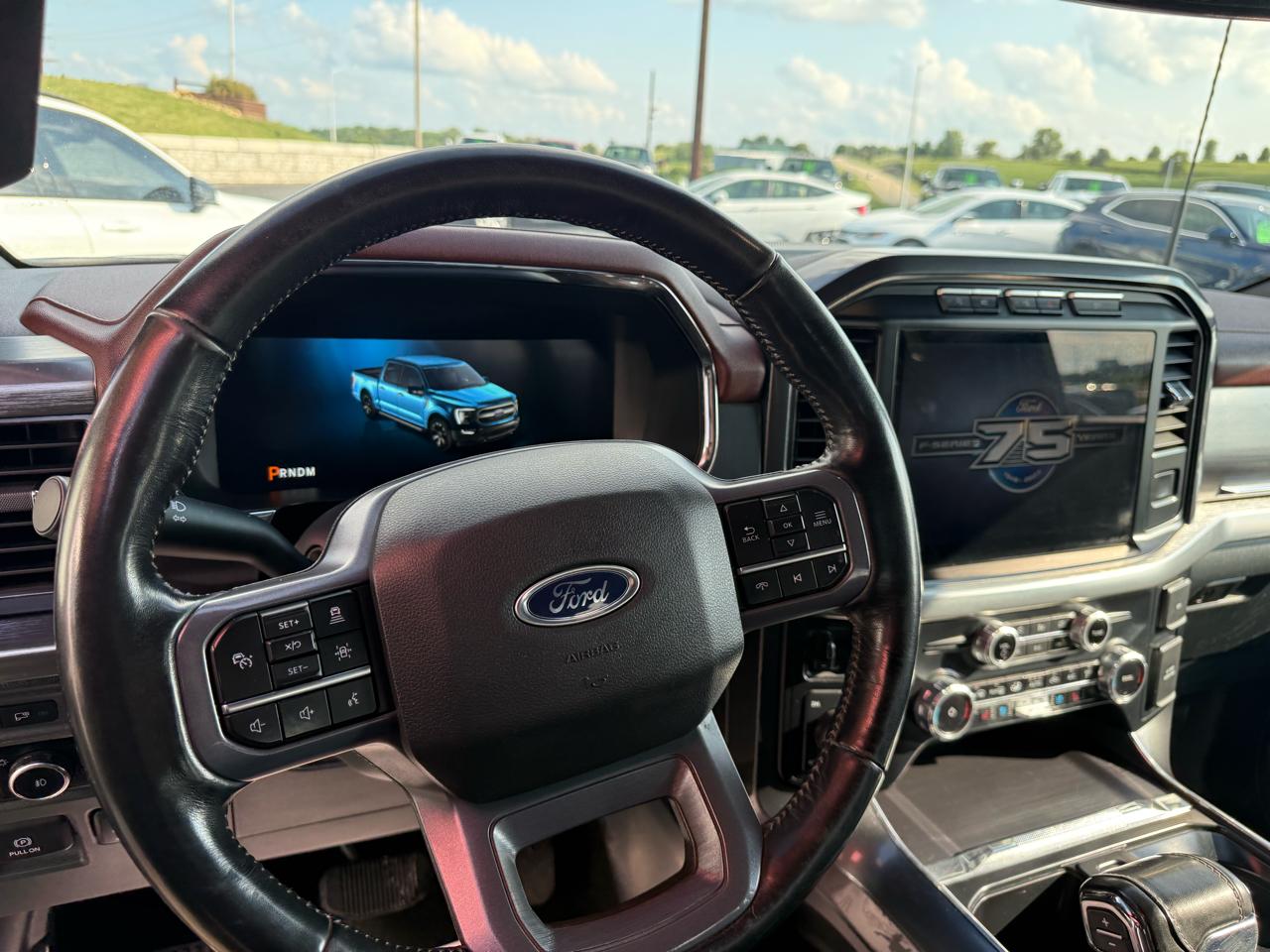 Ford F-150 Lariat SuperCrew Short Bed 4WD 2023