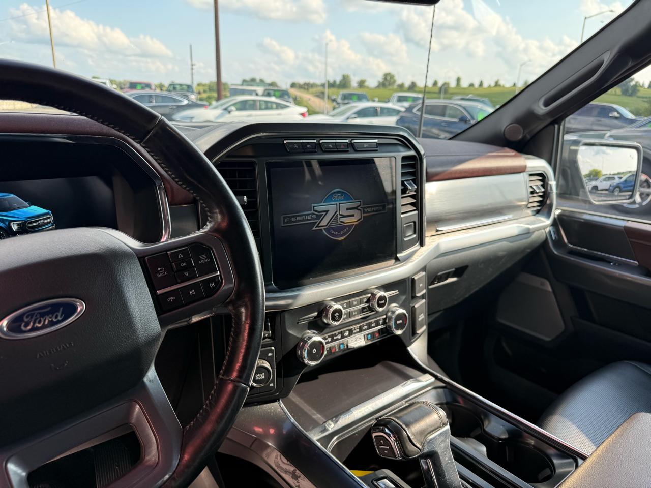 Ford F-150 Lariat SuperCrew Short Bed 4WD 2023