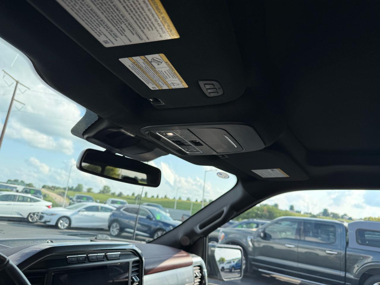 Ford F-150 Lariat SuperCrew Short Bed 4WD 2023