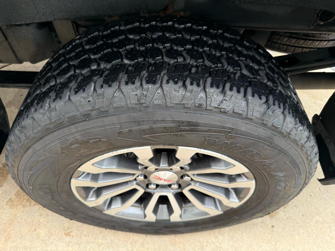 GMC Sierra 1500 4WD Crew Cab 147" AT4 2021