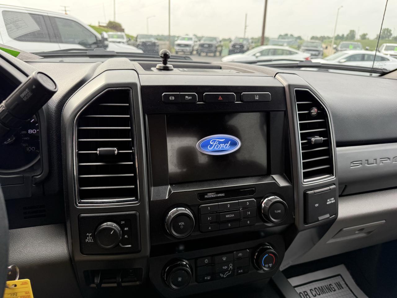 Ford Super Duty F-350 SRW XLT 4WD Crew Cab 6.75' Box 2020