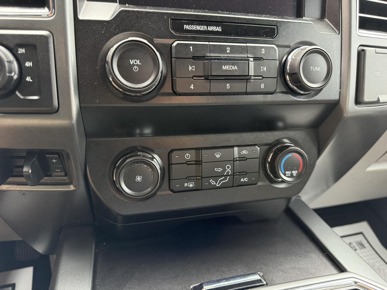 Ford Super Duty F-350 SRW XLT 4WD Crew Cab 6.75' Box 2020