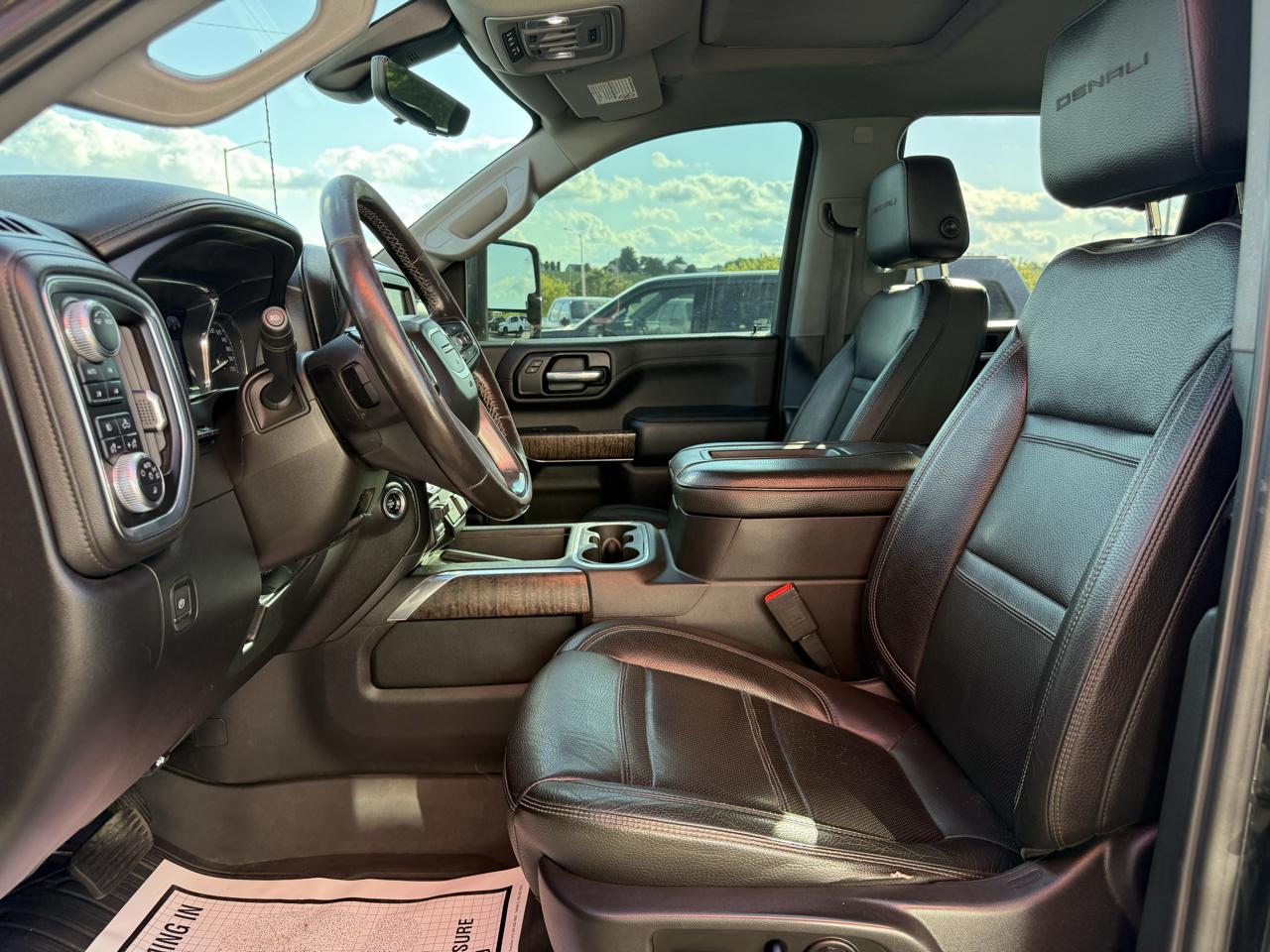 GMC Sierra 2500HD 4WD Crew Cab 159" Denali 2020