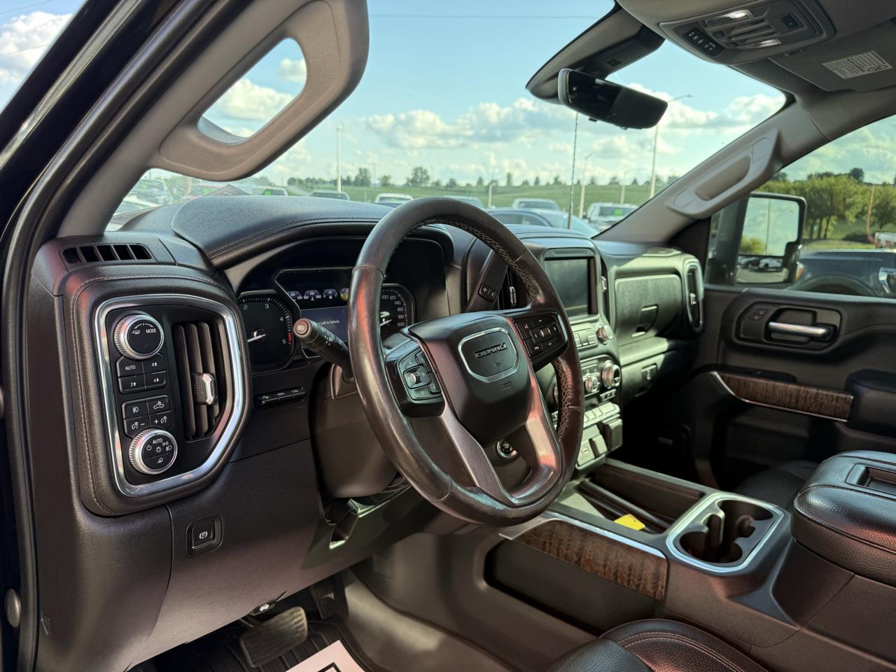 GMC Sierra 2500HD 4WD Crew Cab 159" Denali 2020