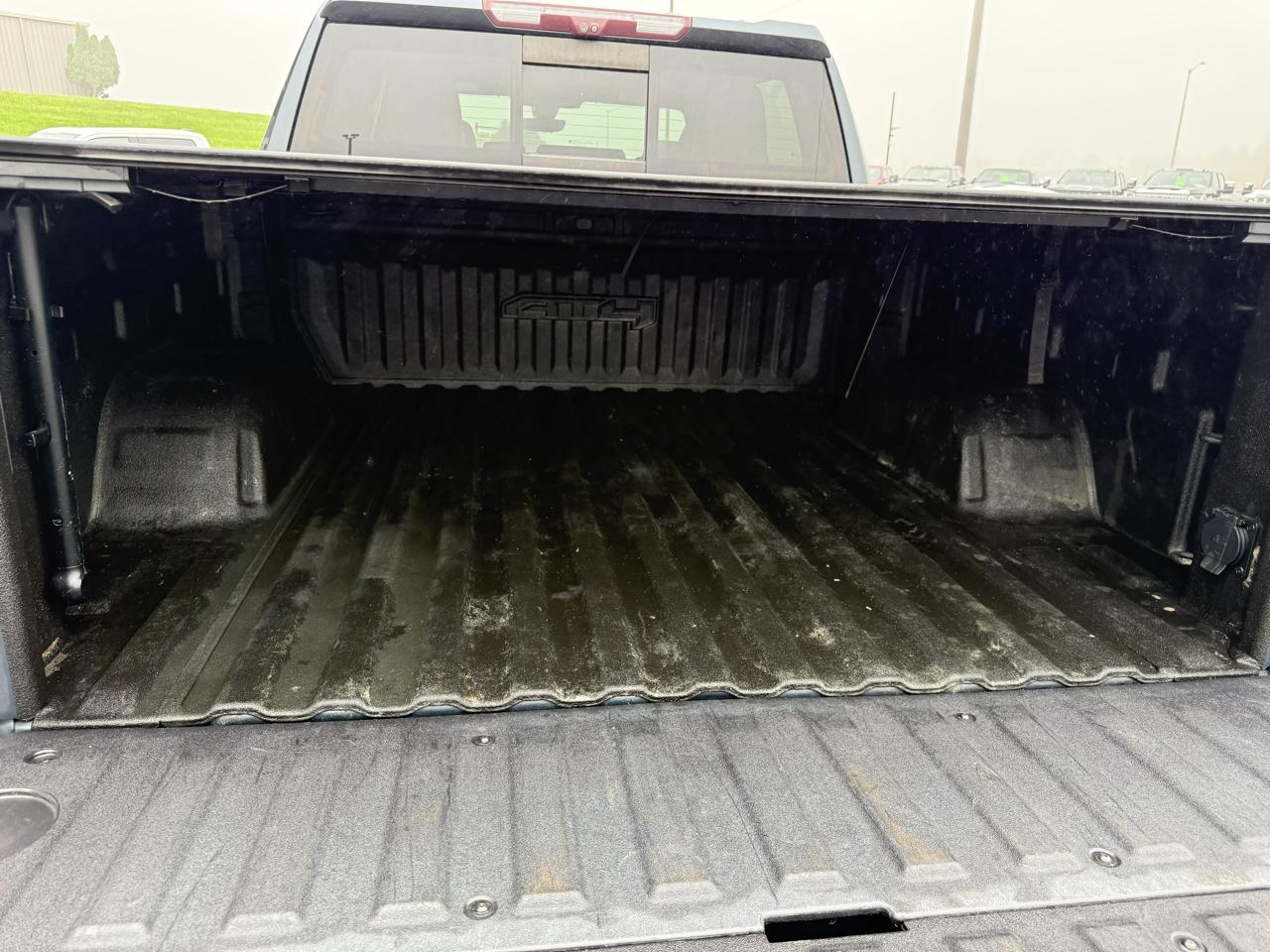 GMC Sierra 1500 4WD Crew Cab 147" AT4 2021