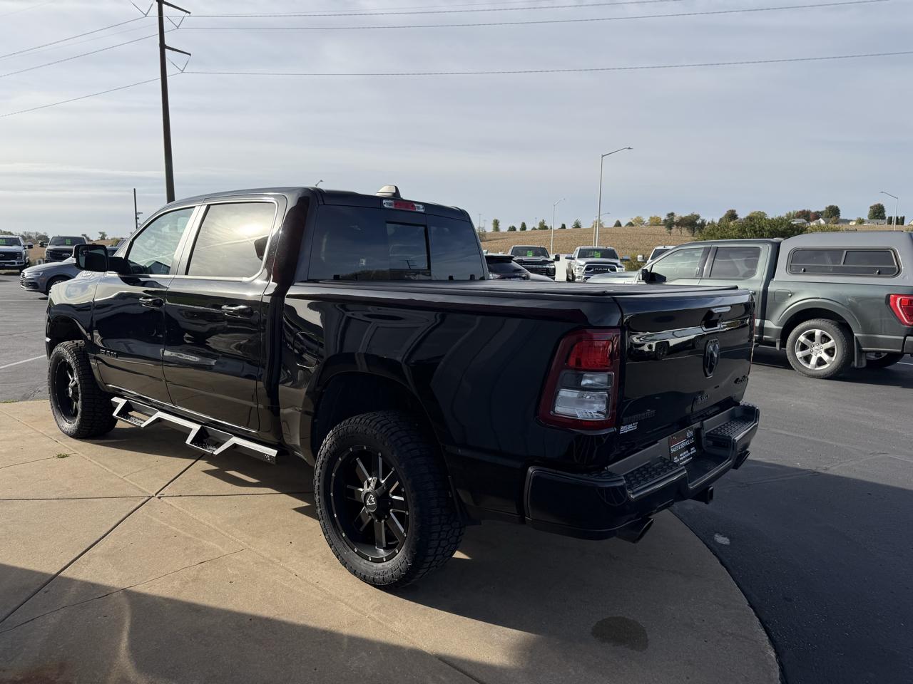RAM 1500 Big Horn 4x4 Crew Cab 5'7" Box 2022