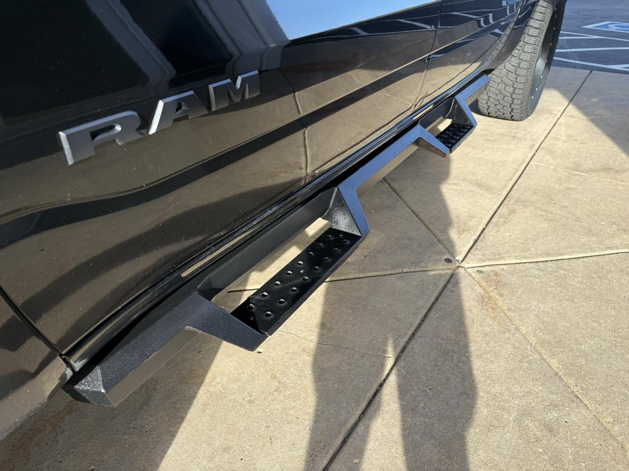 RAM 1500 Big Horn 4x4 Crew Cab 5'7" Box 2022