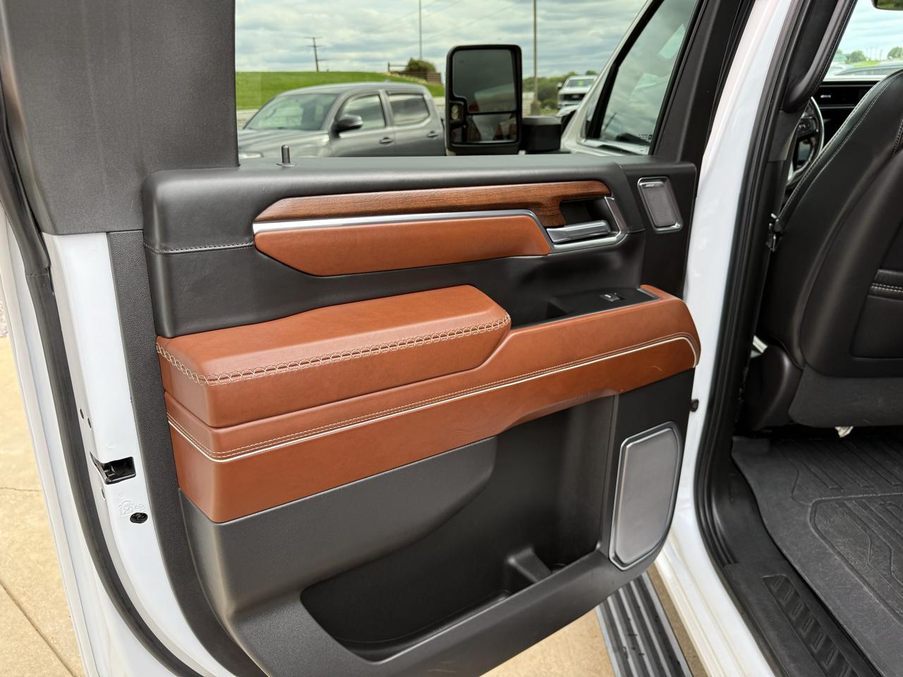 GMC Sierra 2500HD 4WD Crew Cab 159" Denali Ultimate 2024