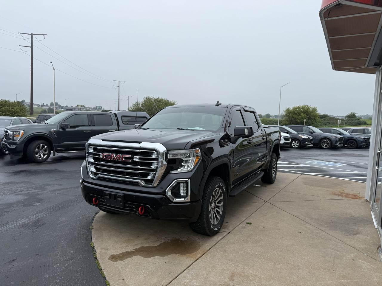 GMC Sierra 1500 4WD Crew Cab 147" AT4 2021