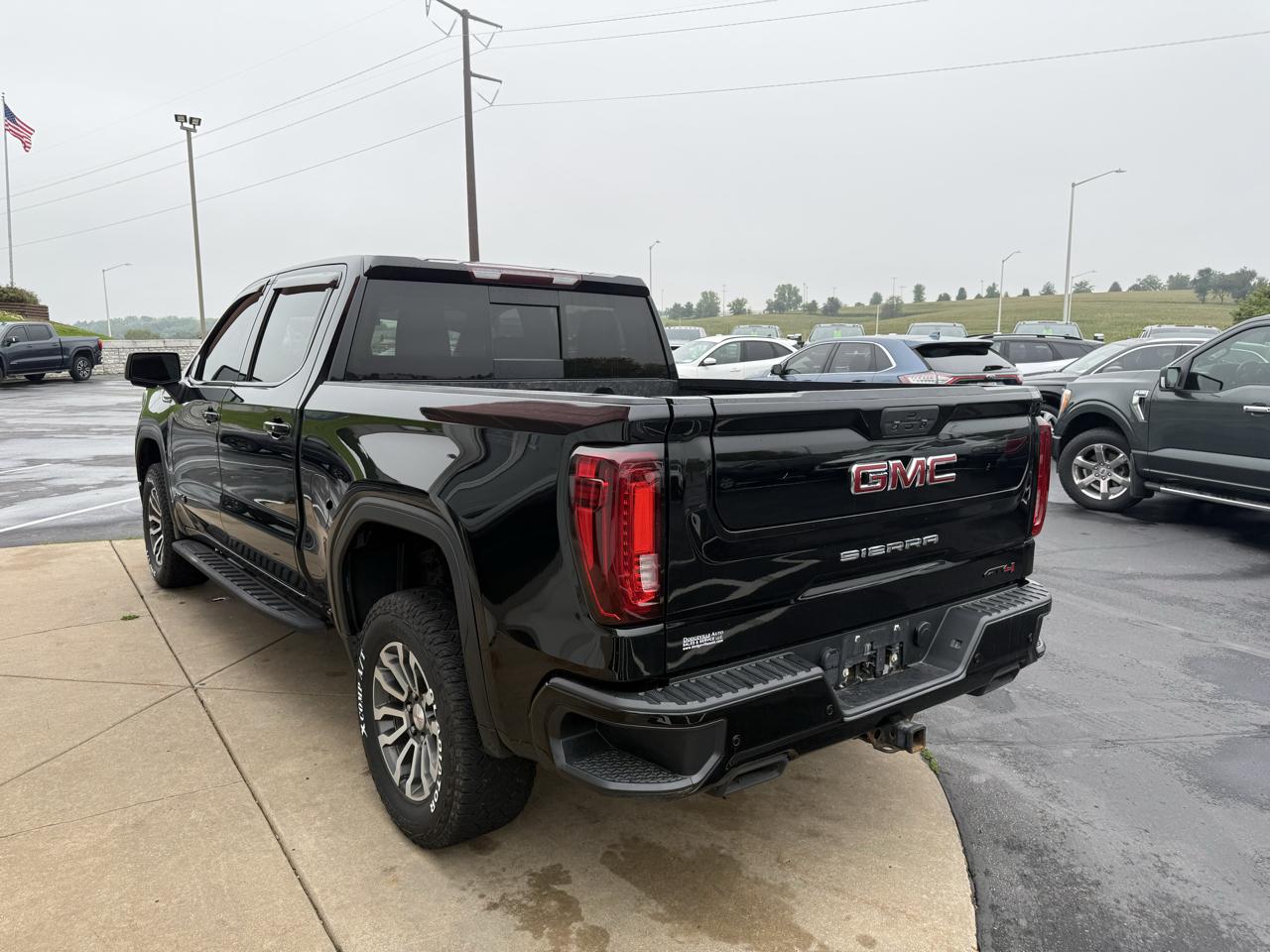 GMC Sierra 1500 4WD Crew Cab 147" AT4 2021