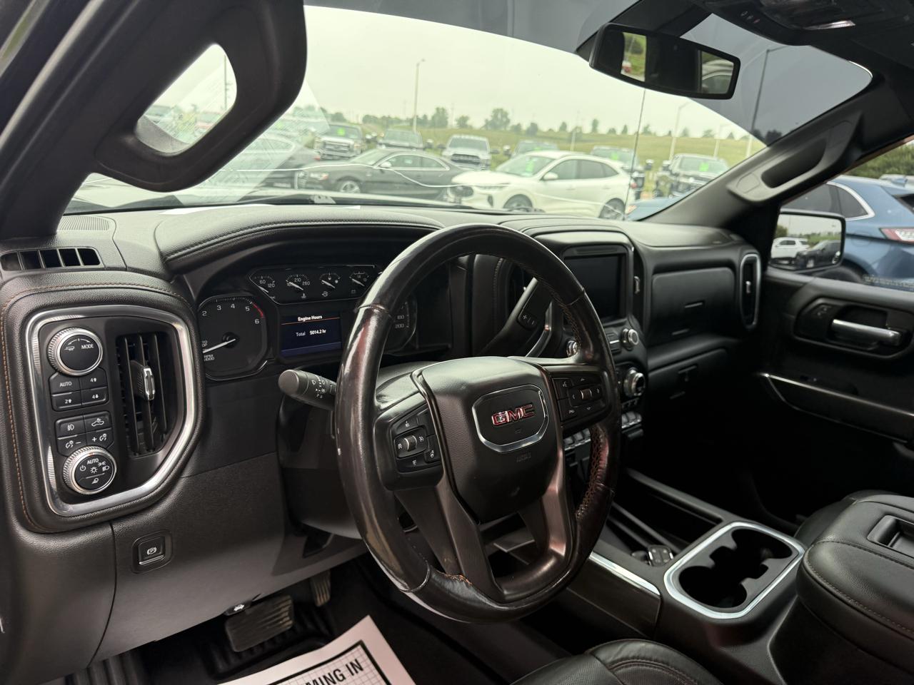 GMC Sierra 1500 4WD Crew Cab 147" AT4 2021