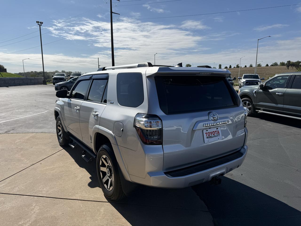 Toyota 4Runner SR5 4WD (Natl) 2021