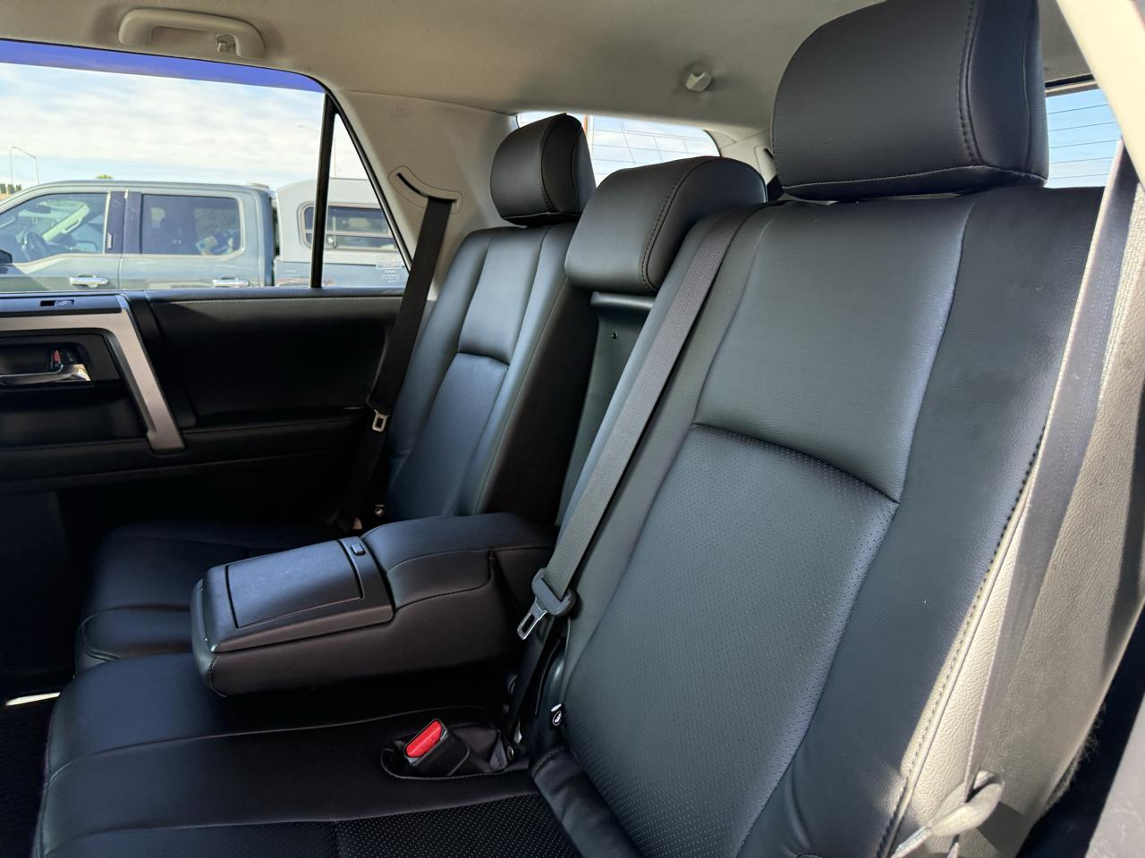 Toyota 4Runner SR5 4WD (Natl) 2021