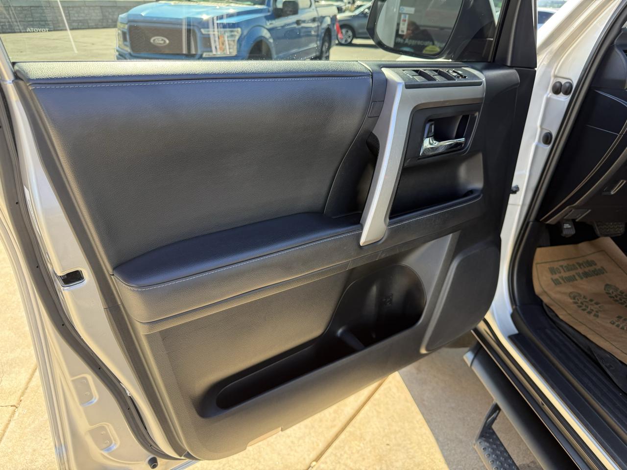 Toyota 4Runner SR5 4WD (Natl) 2021