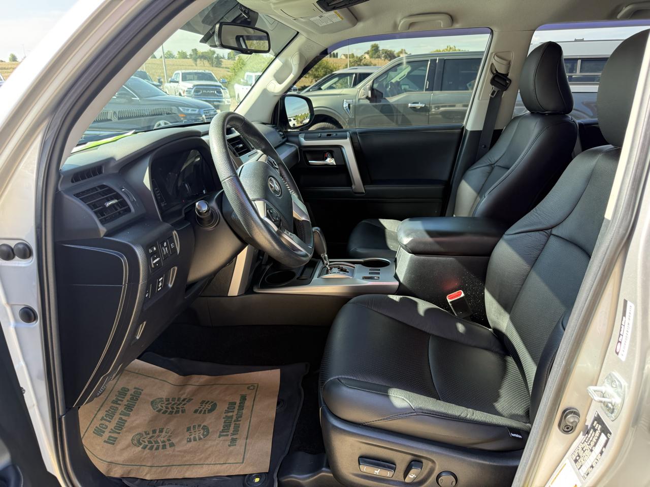 Toyota 4Runner SR5 4WD (Natl) 2021