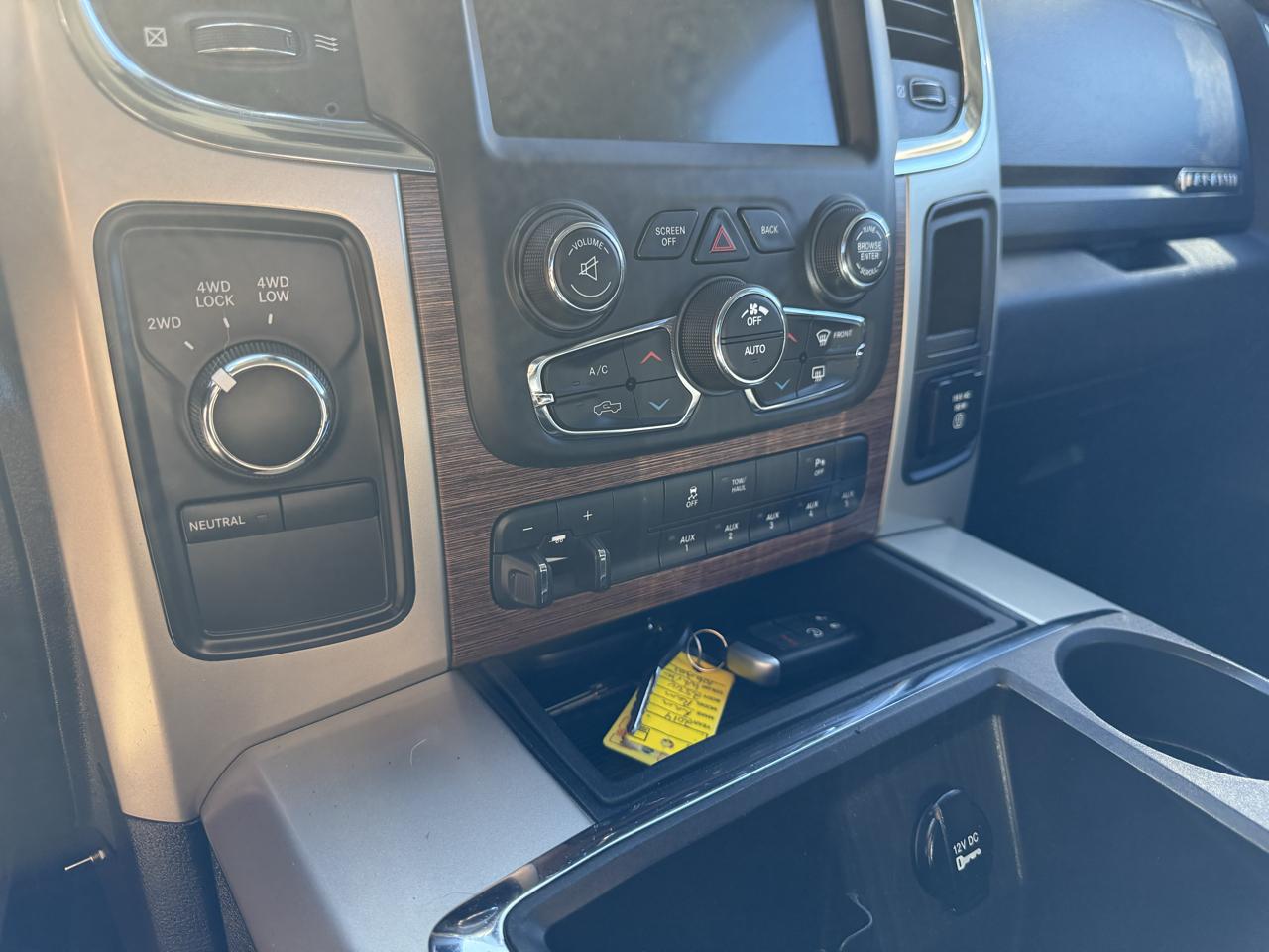 RAM 2500 4WD Crew Cab 149" Laramie 2014