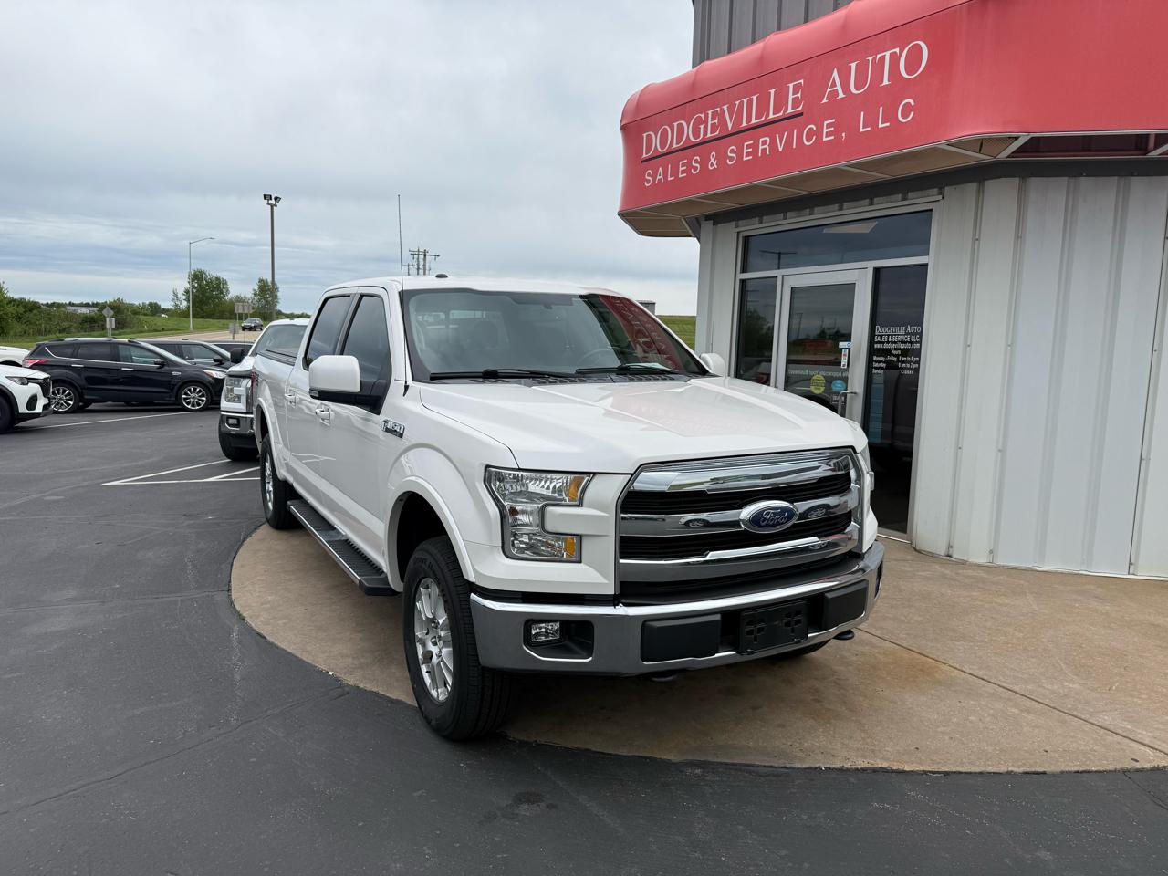 Ford F-150 4WD SuperCrew 145" Lariat 2015