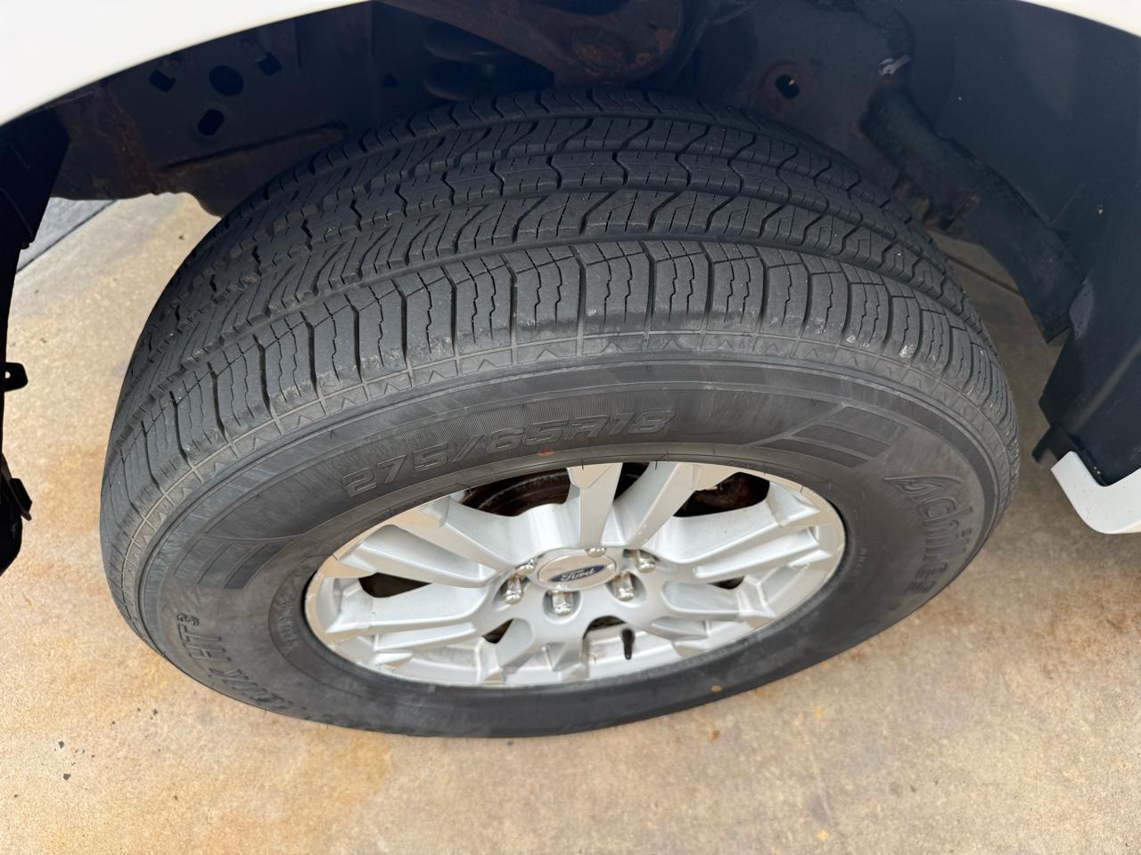 Ford F-150 4WD SuperCrew 145" Lariat 2015