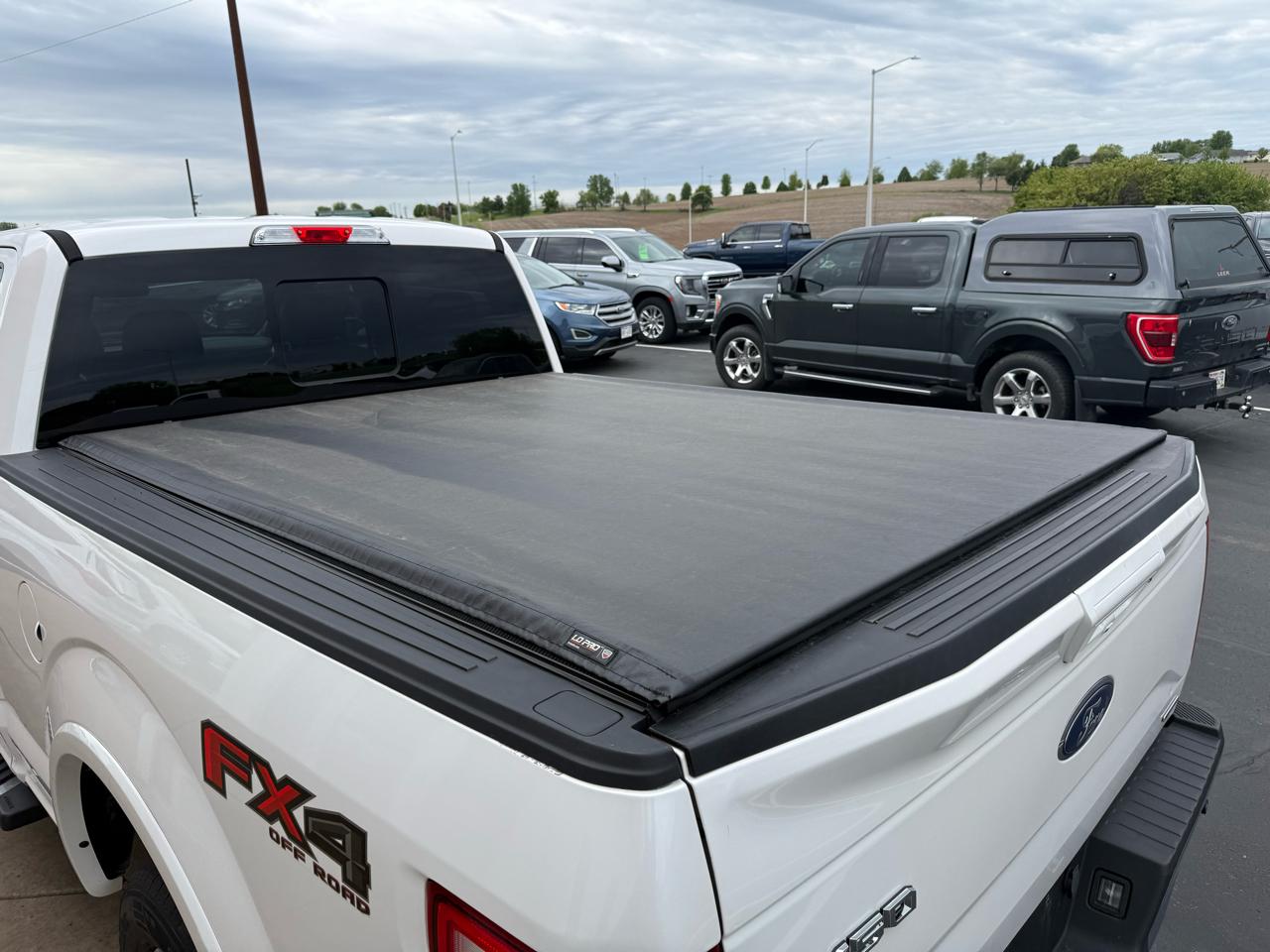 Ford F-150 4WD SuperCrew 145" Lariat 2015